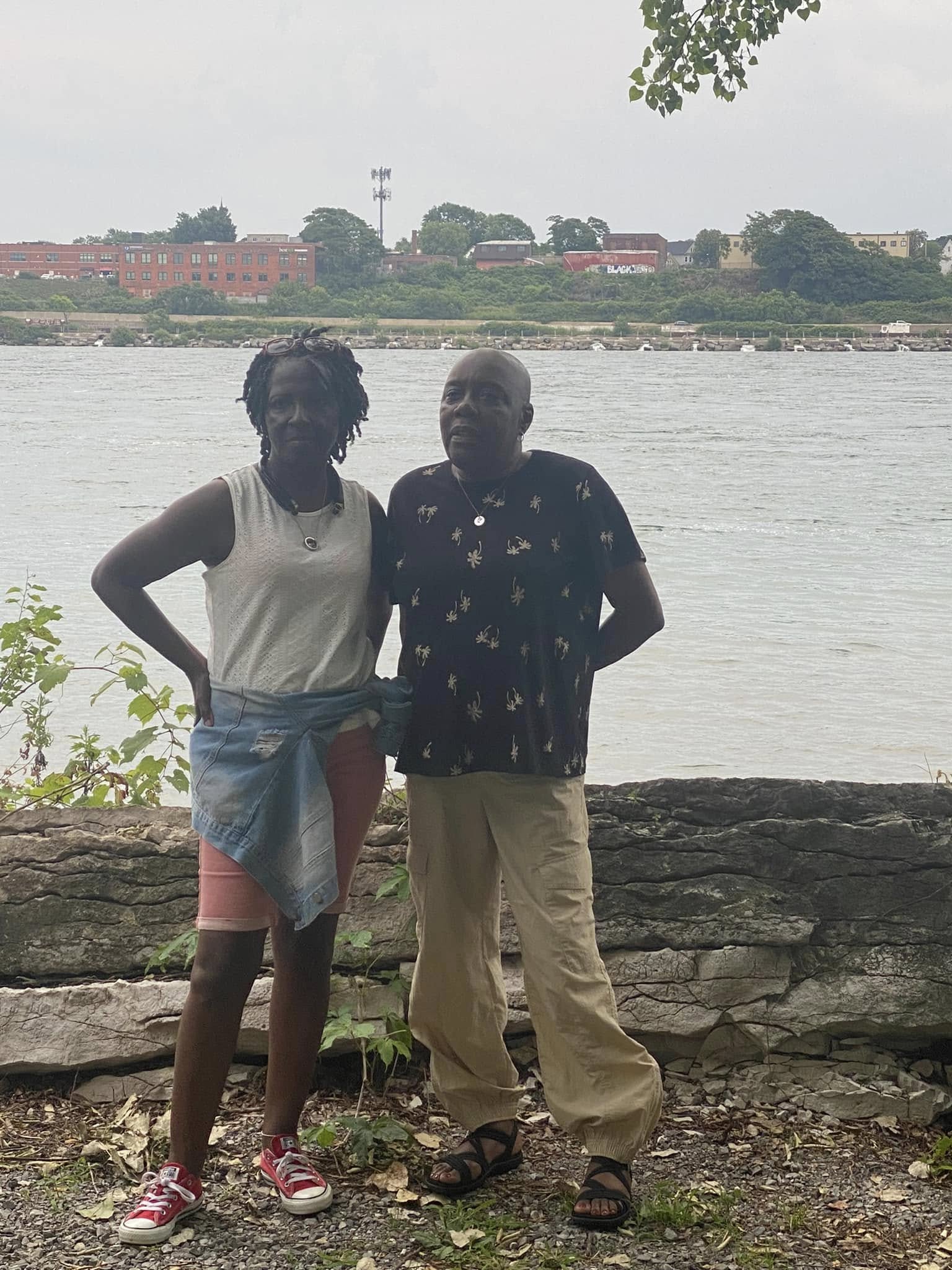 Two S&S Travel guests together by the waterfront